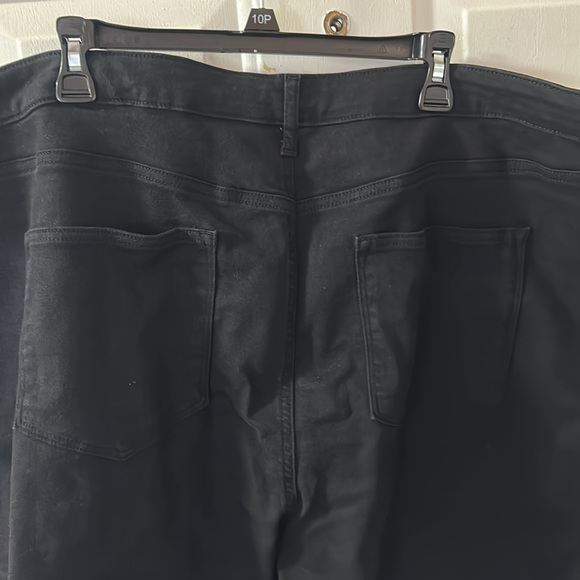 *FINAL* SONOMA PLUS SIZE CURVY DENIM SHORTS: BLACK: NWT: SZ 30W - Picture 4 of 4